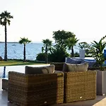 Beachfront Natalia With Two Private Pools 빌라