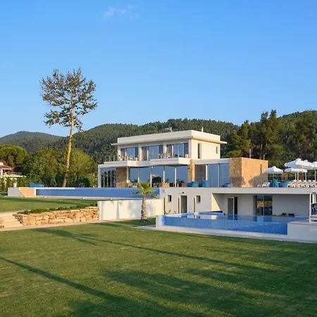 Beachfront Natalia With Two Private Pools Vourvourou