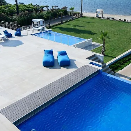 Beachfront Natalia With Two Private Pools Vourvourou