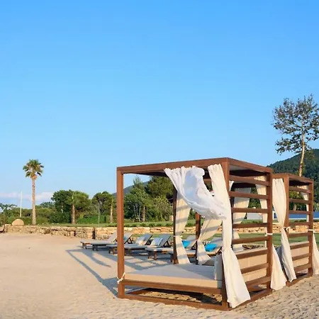 Villa Beachfront Natalia With Two Private Pools *