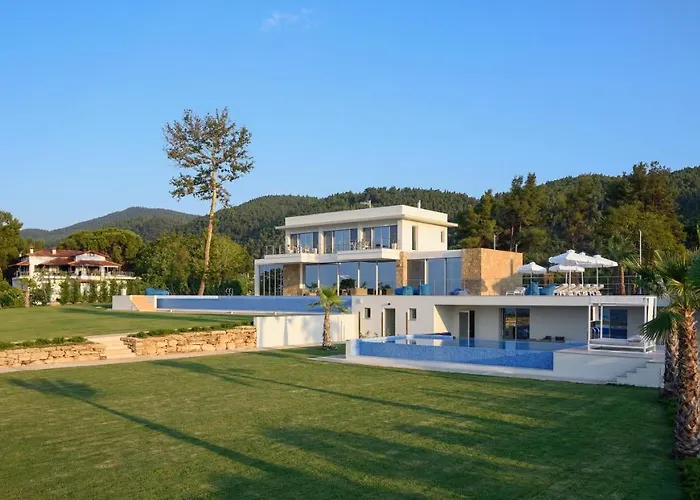 Beachfront Natalia With Two Private Pools Vourvourou