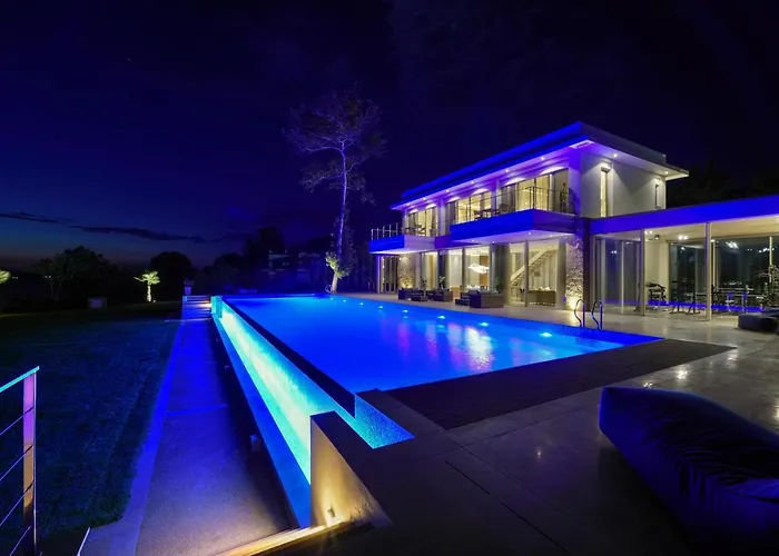 Beachfront Natalia With Two Private Pools * Vourvourou