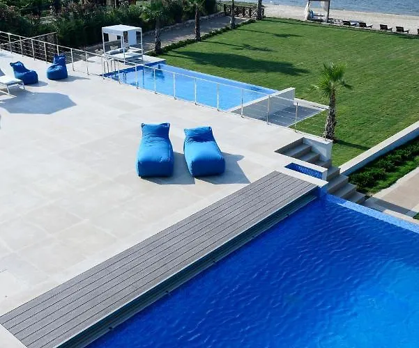 Beachfront Natalia With Two Private Pools Vourvourou