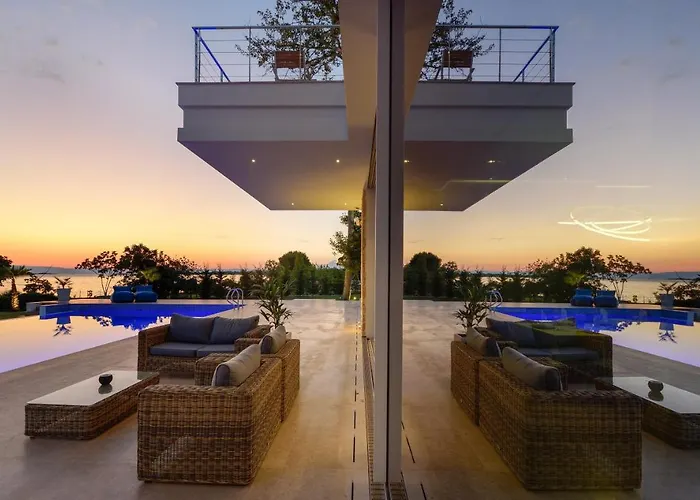 Beachfront Natalia With Two Private Pools Vourvourou